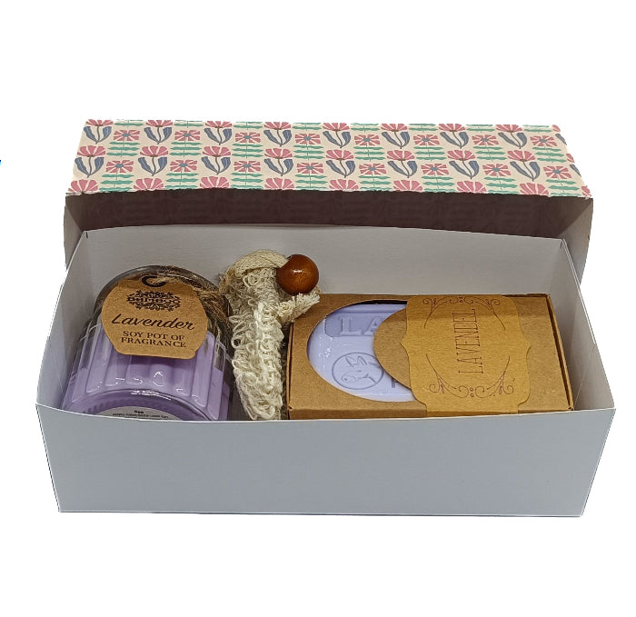Kado pakket lavendel met natuurlijke zeep en geurkaars