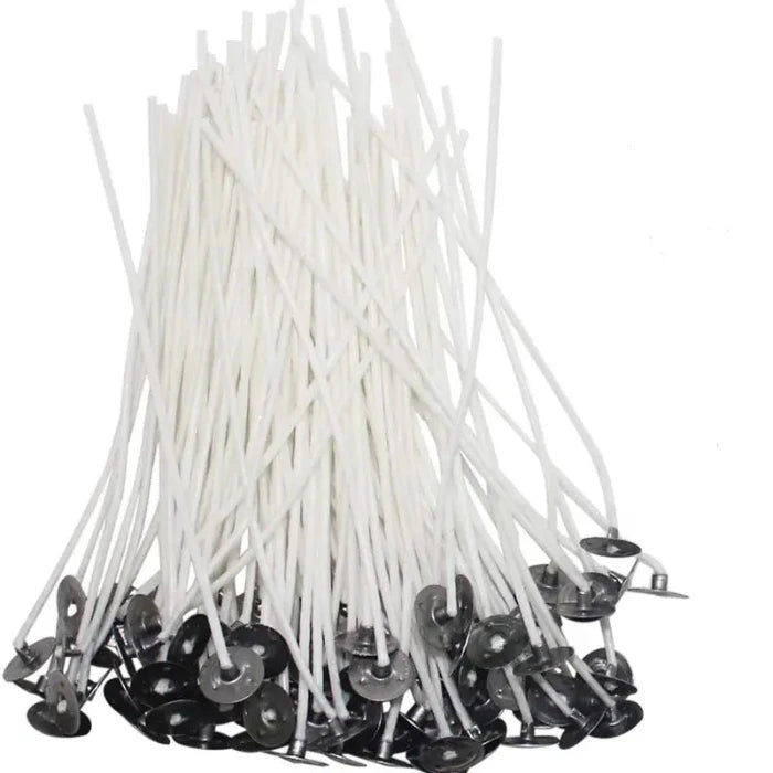 Natuurlijke katoenen lonten, ideaal voor het maken van kaarsen. Deze lonten zorgen voor een schone en gelijkmatige brand, perfect voor een natuurlijk resultaat.