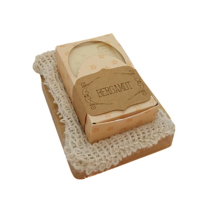 Cadeaupakket met natuurlijke zeep, sisal zakje en houten opleg schaaltje