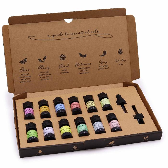 Essential Oil Set - Lente, met 12 verschillende essentiële oliën (5 ml per flesje) en 2 druppelaars. Perfect voor een verfrissende geurervaring in het voorjaar.